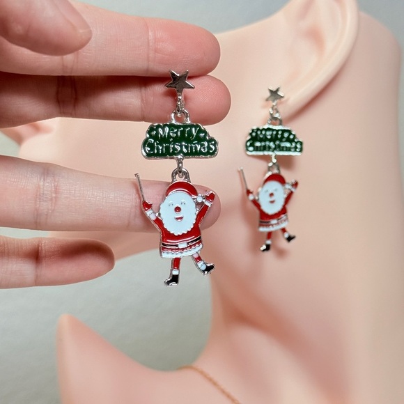 ⚜️❤️‍🔥 Cute Christmas Earrings 🎅🏻 - Picture 4 of 7